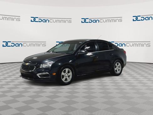 Used 2016 Chevrolet Cruze LT FWD image 4