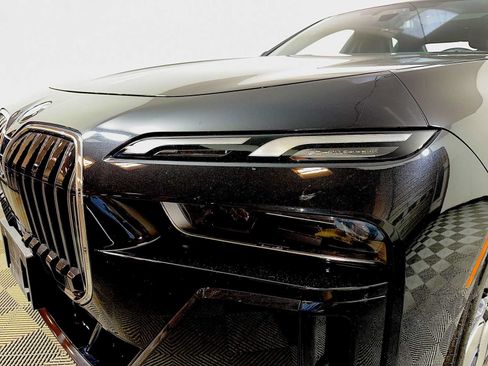 Used 2023 BMW 760i xDrive AWD/4WD image 26