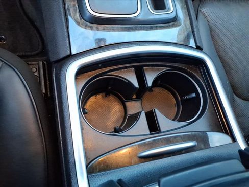 Used 2016 Chrysler 300 C image 22