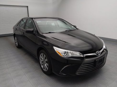 Used 2017 Toyota Camry XLE FWD image 13