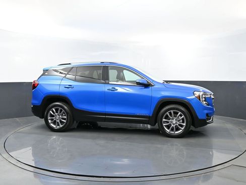 Used 2024 GMC Terrain SLT AWD/4WD image 4