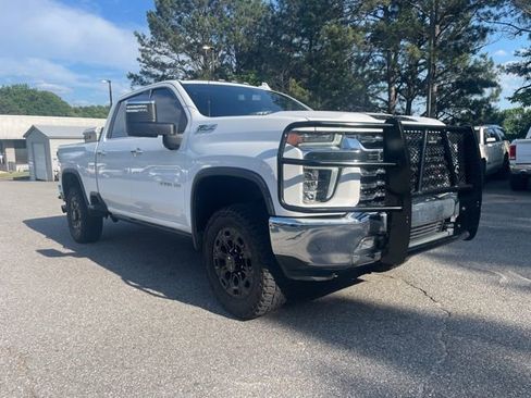 Used 2021 Chevrolet Silverado 3500 LTZ AWD/4WD image 3