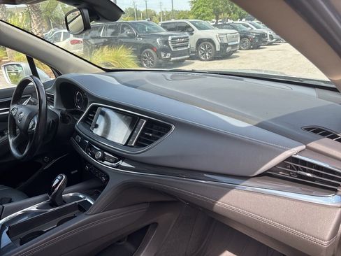 Used 2019 Buick Enclave Premium w/ Experience Buick Package image 37