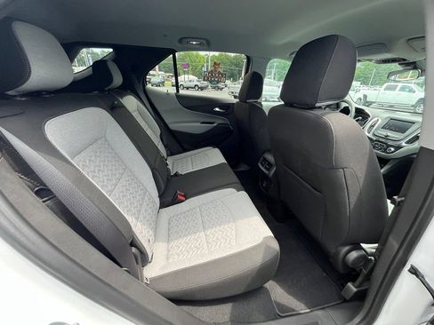 Used 2023 Chevrolet Equinox LS w/ LS Convenience Package FWD image 17