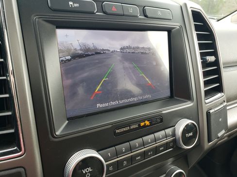 Used 2021 Ford Expedition XLT image 40