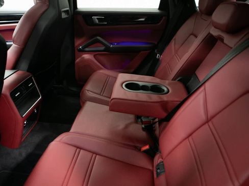 Certified 2022 Porsche Cayenne image 27