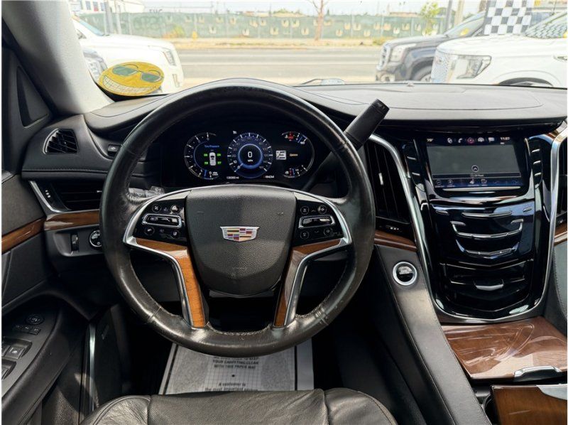 Used 2016 Cadillac Escalade ESV Luxury AWD/4WD image 41