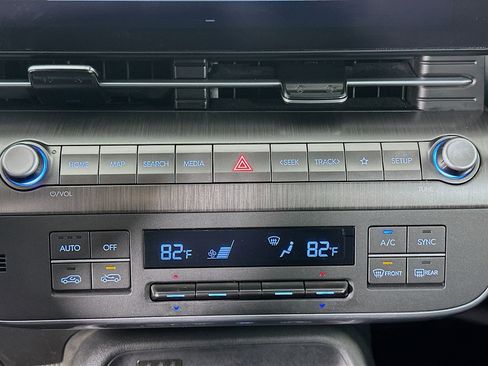 Used 2025 Hyundai Kona SEL image 24