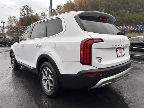 Used 2022 Kia Telluride EX image 3