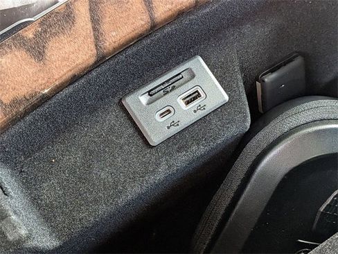 Used 2023 Cadillac Escalade Premium Luxury Platinum w/ Heavy-Duty Trailer Package image 24