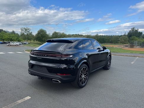 Certified 2025 Porsche Cayenne Coupe AWD/4WD image 7