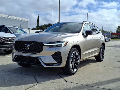 New 2026 Volvo XC60 B5 Plus w/ Protection Package Premier image 3