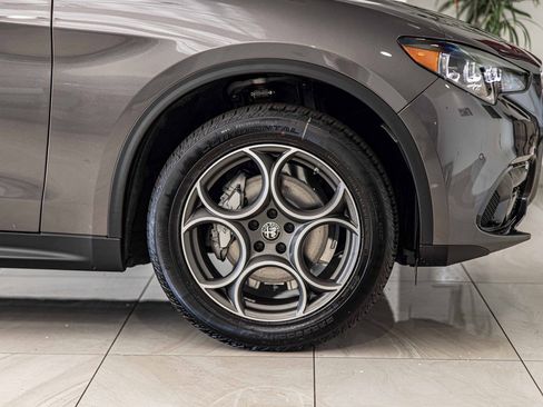 New 2025 Alfa Romeo Stelvio Sprint image 10