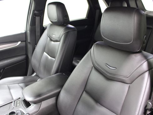 Certified 2023 Cadillac XT5 Luxury AWD/4WD image 4