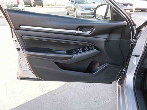 Used 2021 Nissan Altima 2.5 SV FWD image 23