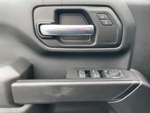 Certified 2021 Chevrolet Silverado 2500 Custom w/ Custom Value Package image 8