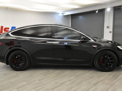 Used 2016 Tesla Model X 90D image 6