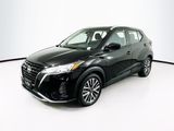 Used 2024 Nissan Kicks SV image 3