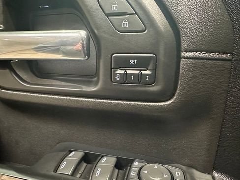 Used 2023 GMC Sierra 2500 Denali w/ Denali Black Diamond Edition image 8