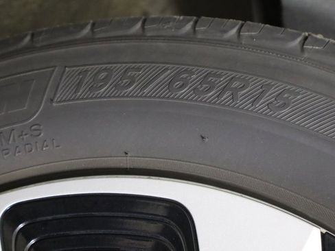 Used 2019 Toyota Prius Prime Premium image 41