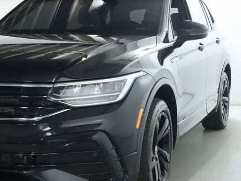 Used 2024 Volkswagen Tiguan SE R-Line AWD/4WD image 4