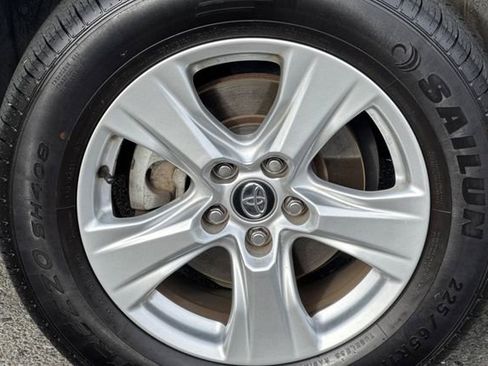 Used 2020 Toyota RAV4 XLE image 25