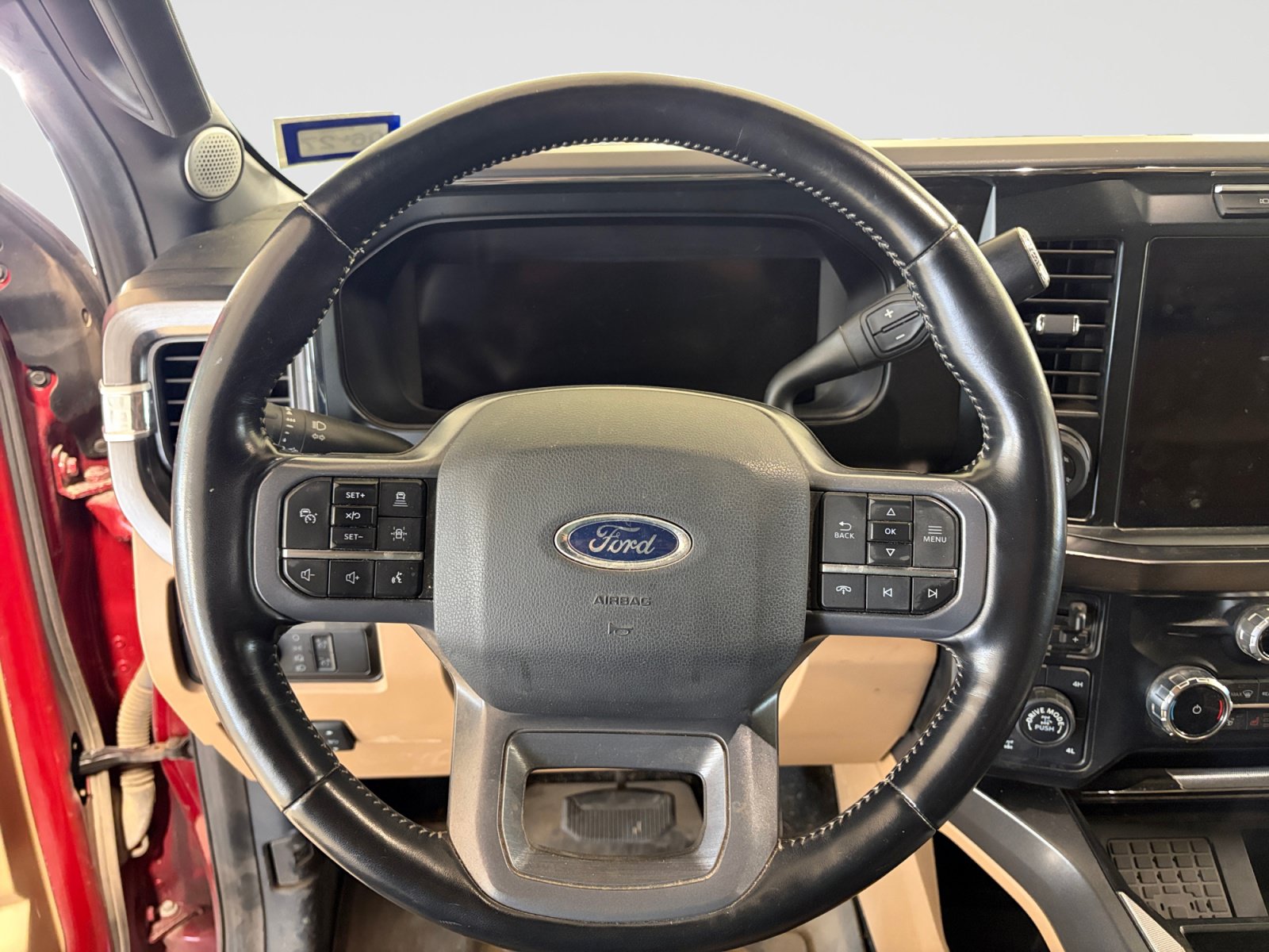 Used 2023 Ford F250 Lariat w/ Lariat Ultimate Package AWD/4WD image 13