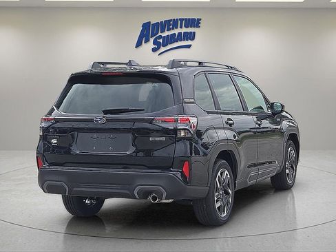 Used 2025 Subaru Forester Limited image 6