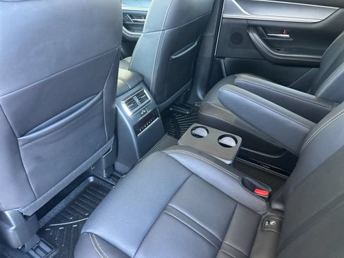 Used 2024 MAZDA CX-90 3.3 Turbo w/ Preferred Package AWD/4WD image 12