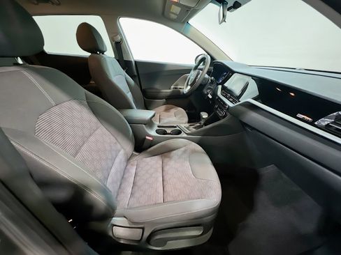 Used 2022 Kia Niro LX FWD image 19