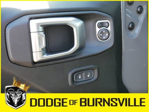 Used 2023 Jeep Gladiator Sport AWD/4WD image 18