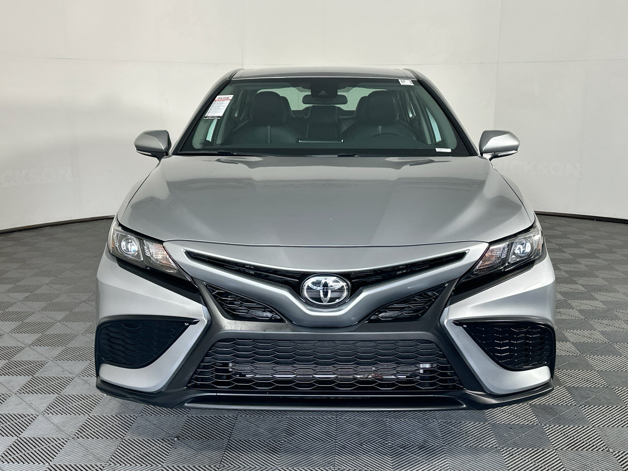 Used 2024 Toyota Camry SE FWD image 8