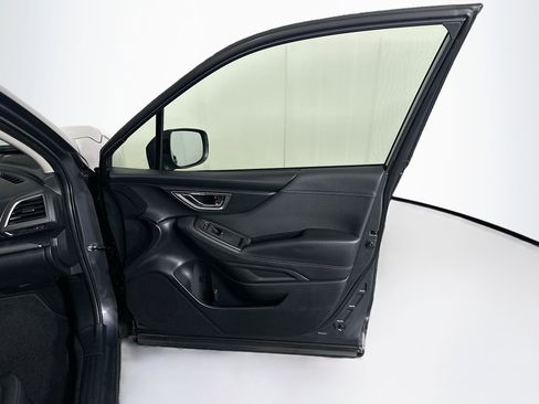 Used 2022 Subaru Forester Premium image 31