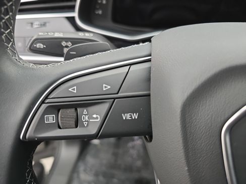 Used 2025 Audi Q7 2.0T Premium image 18