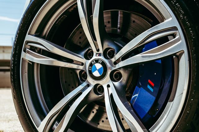 Used 2013 BMW M5 RWD image 3