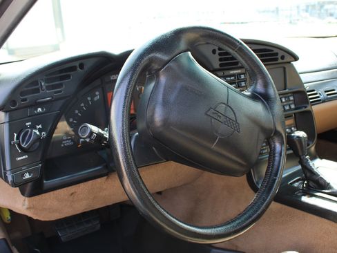 Used 1996 Chevrolet Corvette Convertible RWD image 11