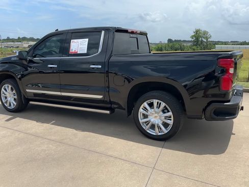 Used 2026 Chevrolet Silverado 1500 High Country AWD/4WD image 7