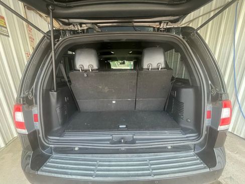 Used 2015 Lincoln Navigator 2WD image 19