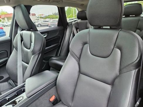 Certified 2025 Volvo XC60 B5 Plus AWD/4WD image 16