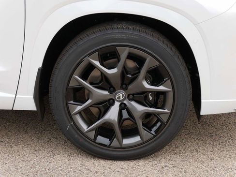 New 2026 Lexus TX 500h AWD image 8