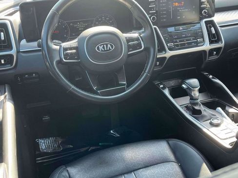 Used 2021 Kia Sorento S FWD image 2