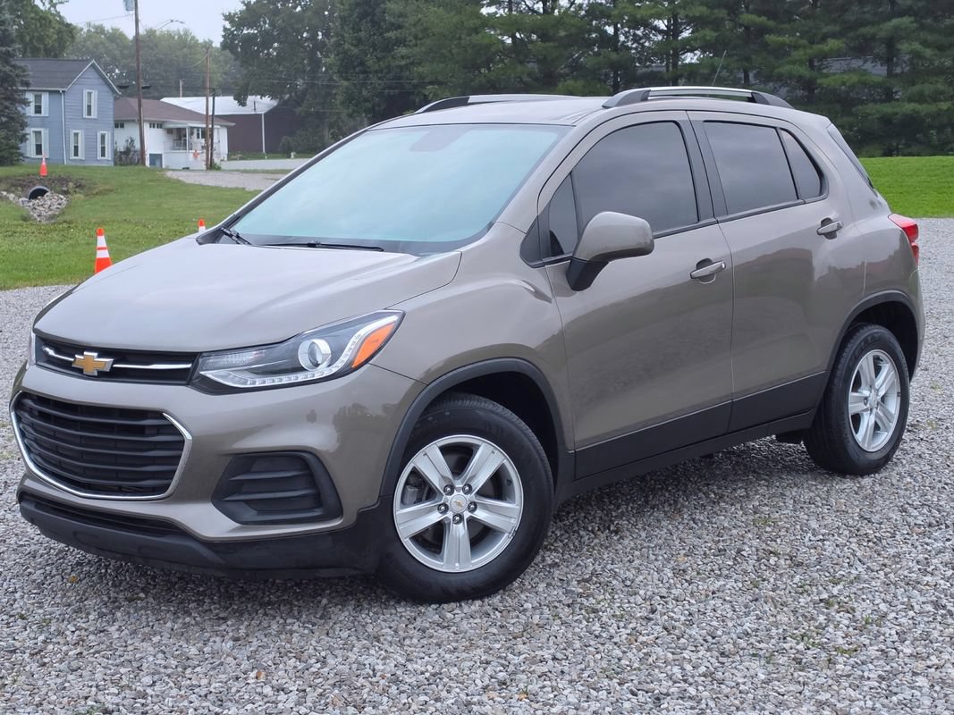 Used 2021 Chevrolet Trax LT FWD image 1