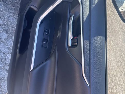 Used 2022 Toyota RAV4 XLE image 15