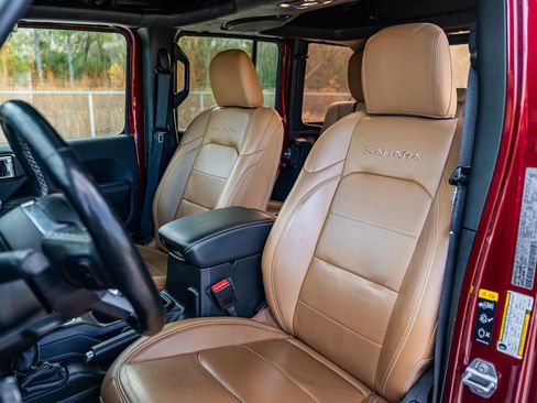 Used 2021 Jeep Wrangler Unlimited Sahara w/ Cold Weather Group image 21