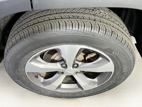 Used 2022 Jeep Cherokee Limited image 30