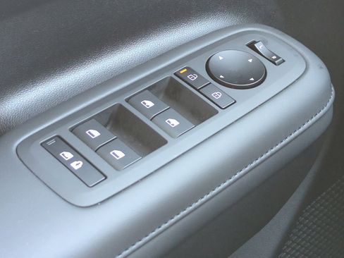 Certified 2025 Hyundai Santa Fe SEL image 32