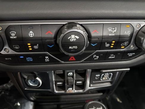 Used 2024 Jeep Wrangler High Altitude AWD/4WD image 6