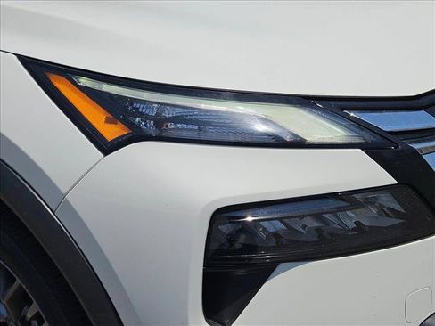 Used 2024 Nissan Rogue S AWD/4WD image 3