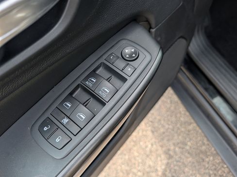 Used 2020 Jeep Cherokee Trailhawk w/ Comfort/Convenience Group AWD/4WD image 24