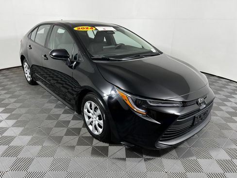 Certified 2024 Toyota Corolla LE FWD image 3